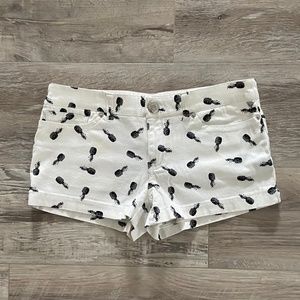 Guess Pineapple Motif Shorts